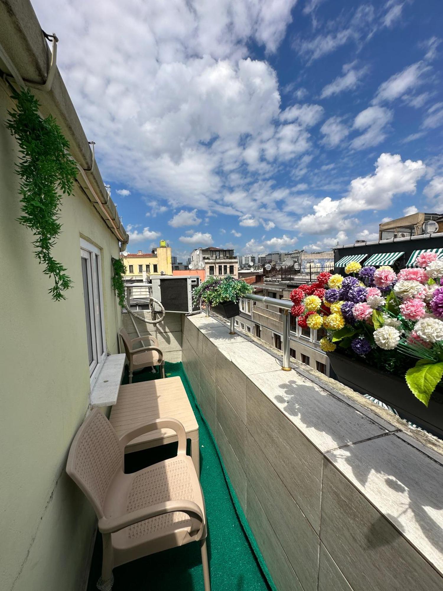 Taksim Istiklal Suites Estambul Exterior foto