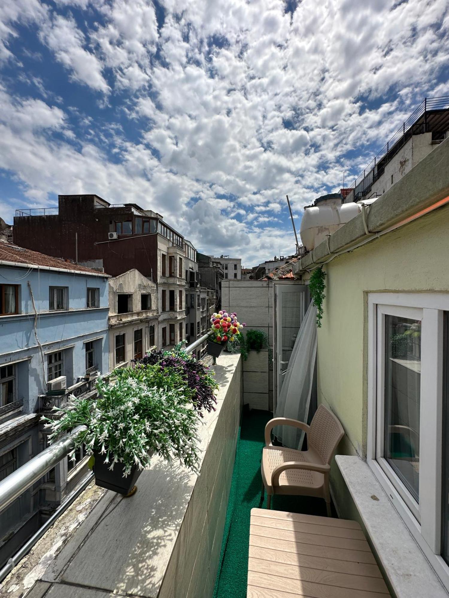 Taksim Istiklal Suites Estambul Exterior foto